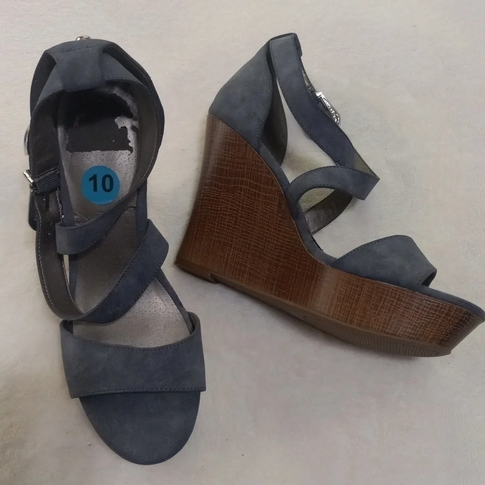 G by Guess Steel Blue Strappy Platform Wedge Sandals Faux Wood Heel NWOT Size 10
